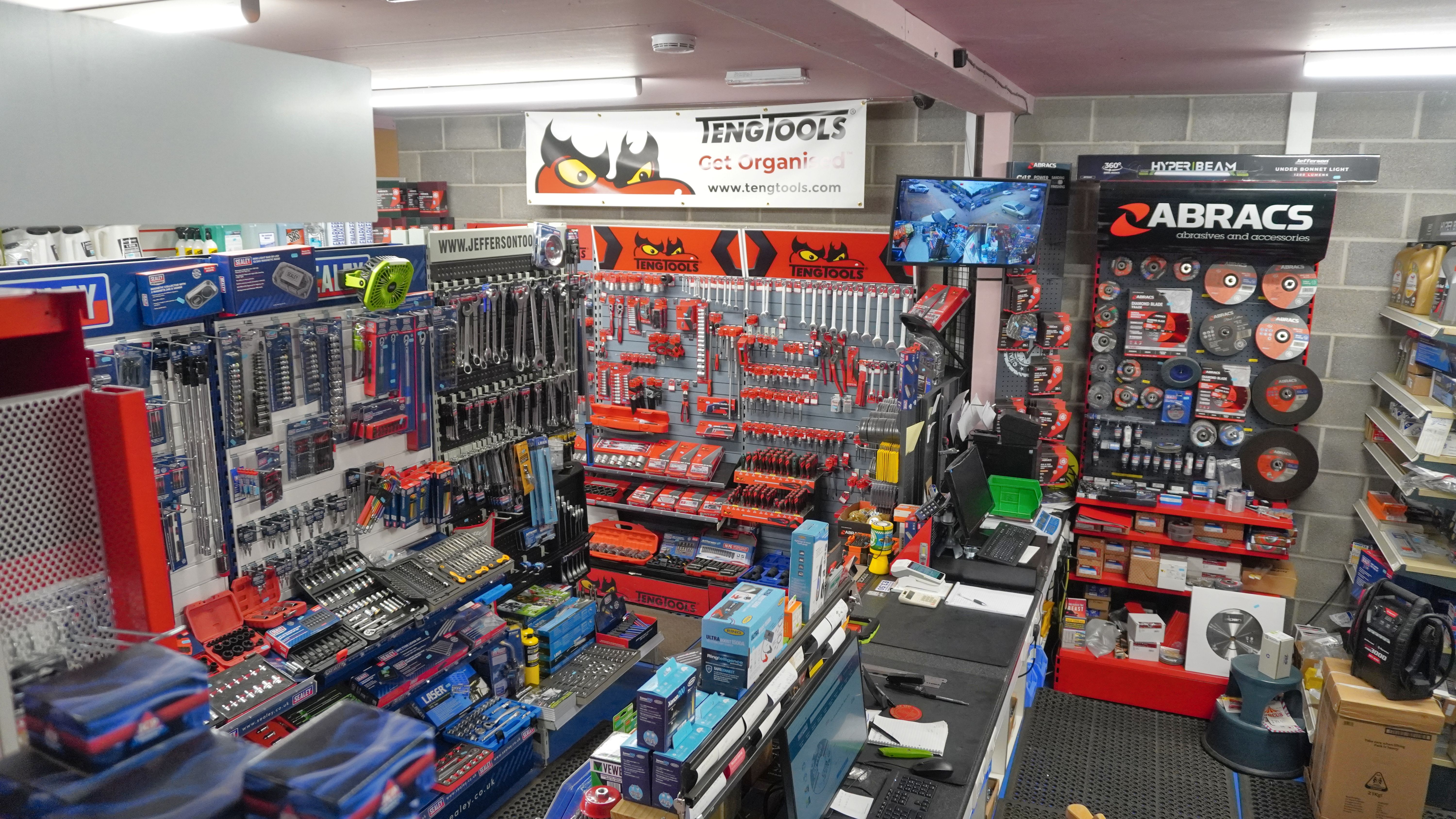 A high view of the Motalines shop