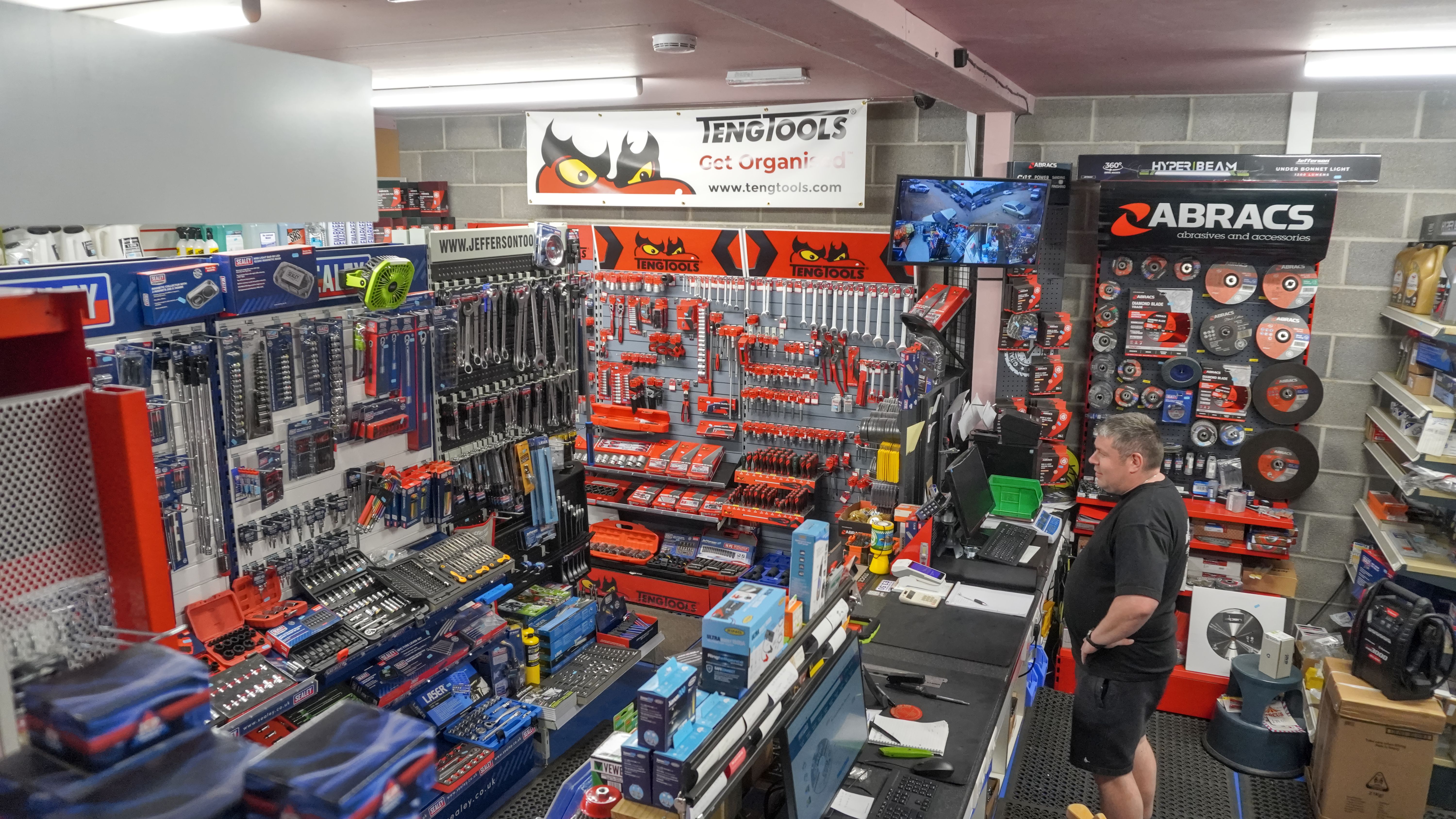 A high view of the Motalines shop